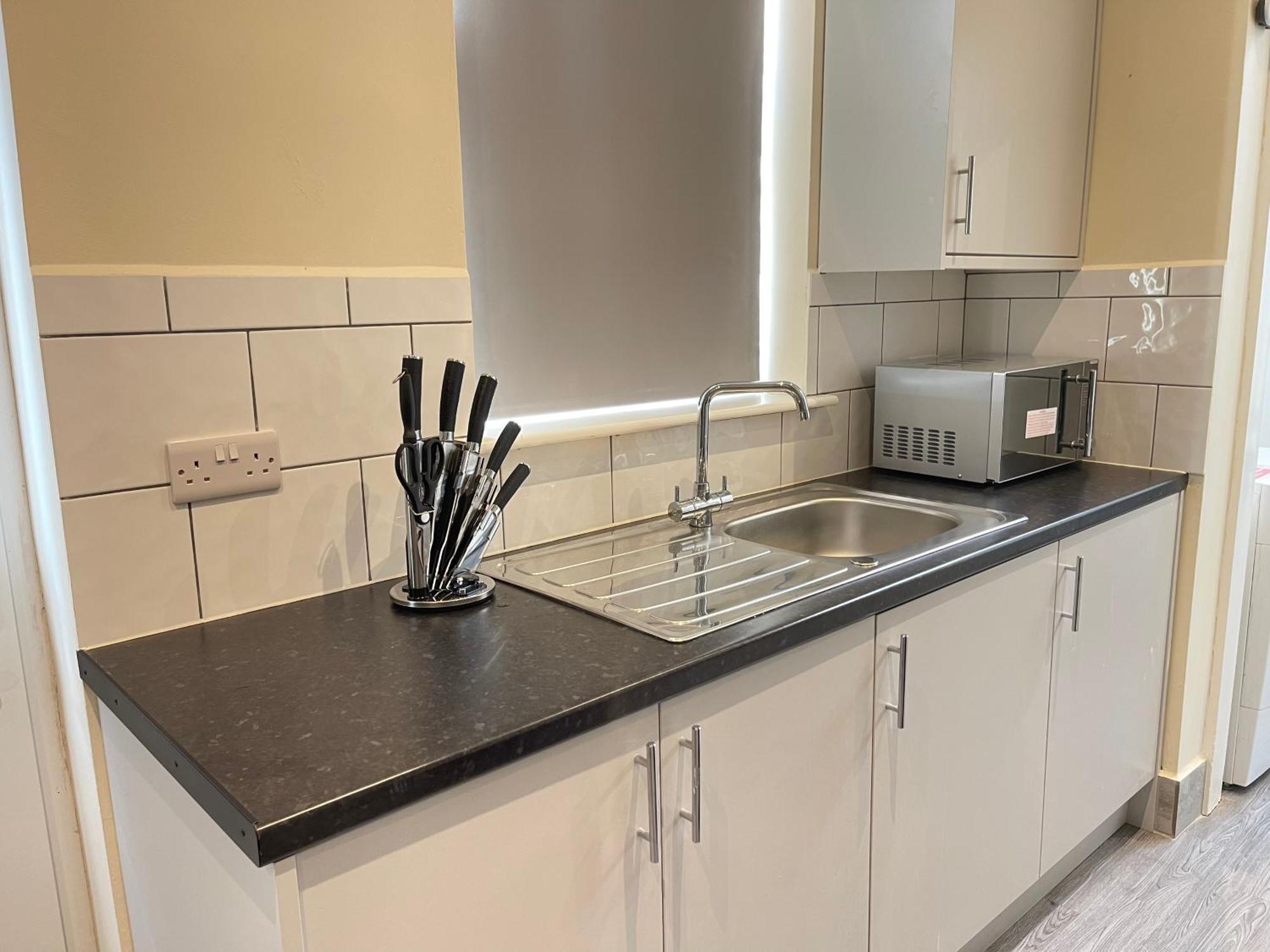 Hometel Digs Morden Comfy Home Can Sleep 11 Leicester Esterno foto