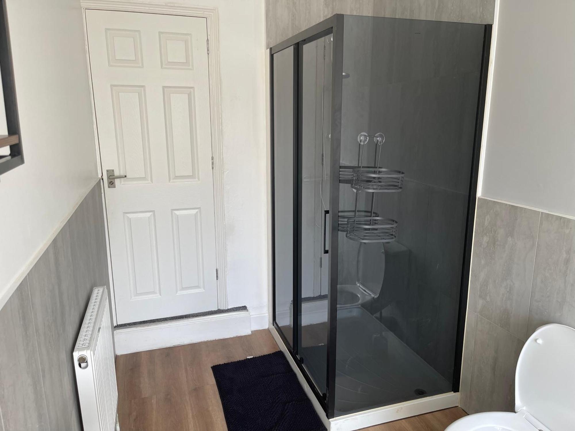 Hometel Digs Morden Comfy Home Can Sleep 11 Leicester Esterno foto